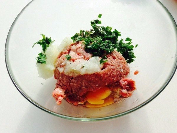 Суп с фрикадельками с помидорами