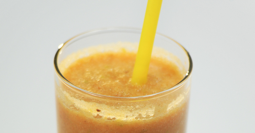 Апельсиновый смузи с яблоком и морковью