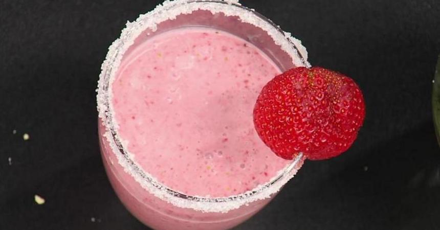 Клубничный коктейль