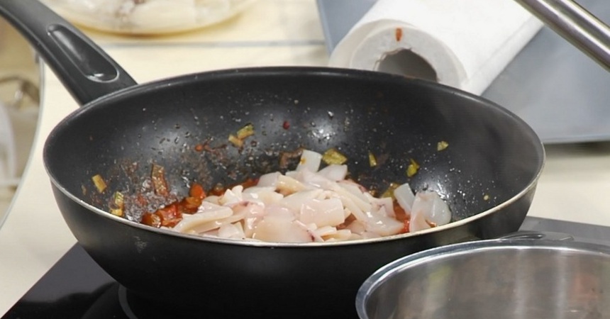 Каччукко с креветками и каракатицей