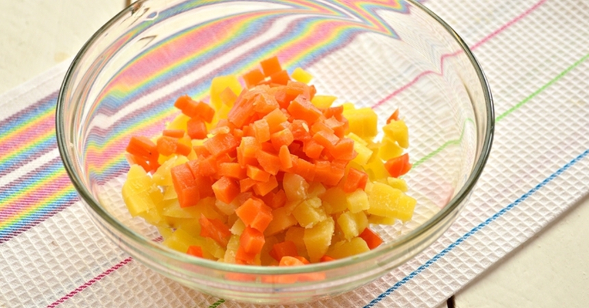 Салат с овощами и шампиньонами