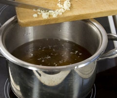 Кисло-сладкий суп с уткой