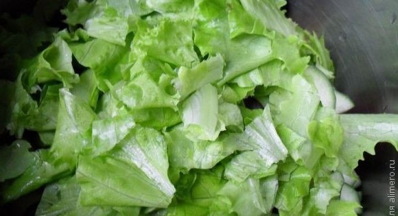 Салат с креветками и овощами