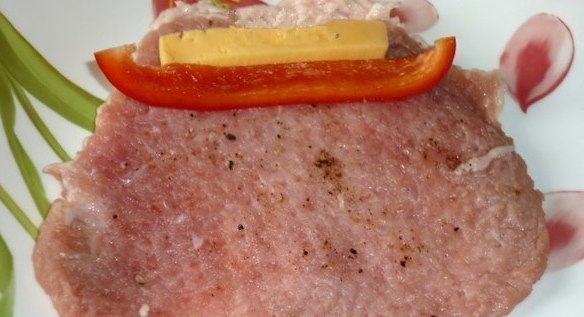 Мясные рулетики с сыром