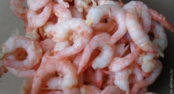 Салат с креветками и овощами