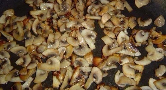 Салат с грибами и крабовыми палочками