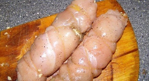 Куриные рулетики с грибами и сыром