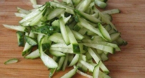 Салат из пекинской капусты с курицей