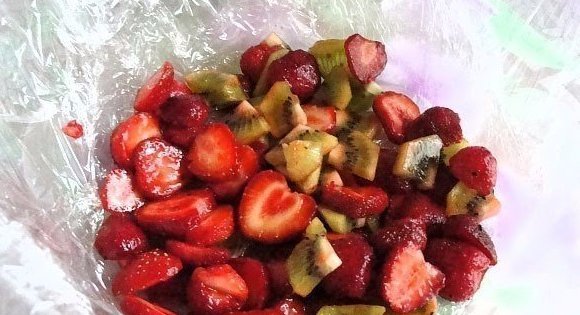 Желейный торт с клубники и киви