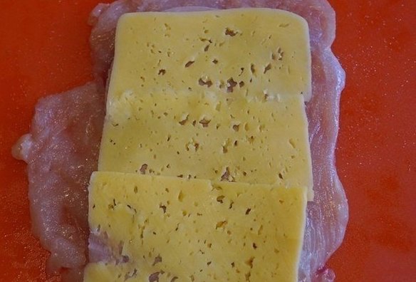 Мясные рулетики в сливочном соусе Мясные рулетики в сливочном соусе